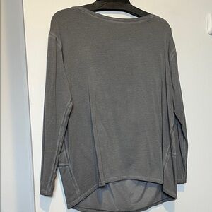 lululemon athletica Heather Gray Long Sleeve Top